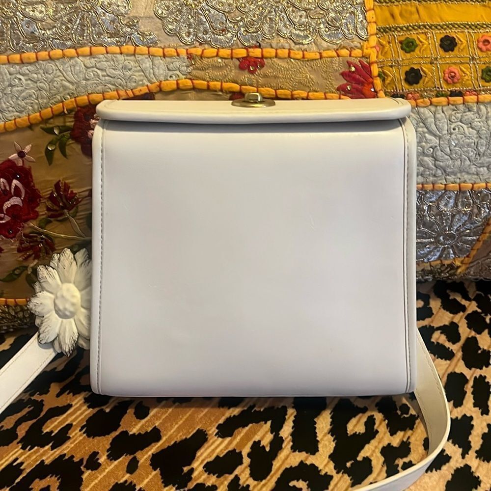 The Original Coach Sold Out